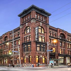 Gladstone Hotel